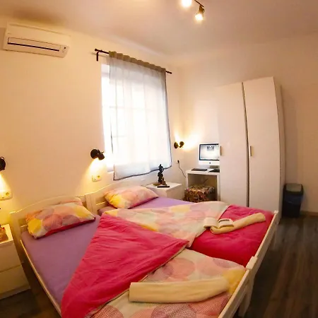 Apartment Grey Split